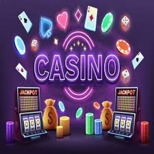 mmk228 Slots ဂိမ်းကို မိုဘိုင်းဖုန်းဖြင့် ကစားနေသော မြန်မာ ကစားသူ